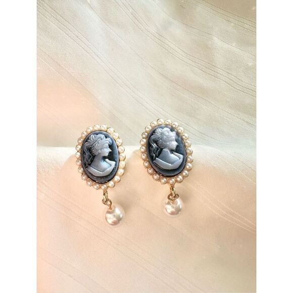 No Brand Jewelry - Antique style silhouette Smokey blue with dangle pearl with pearl earring
